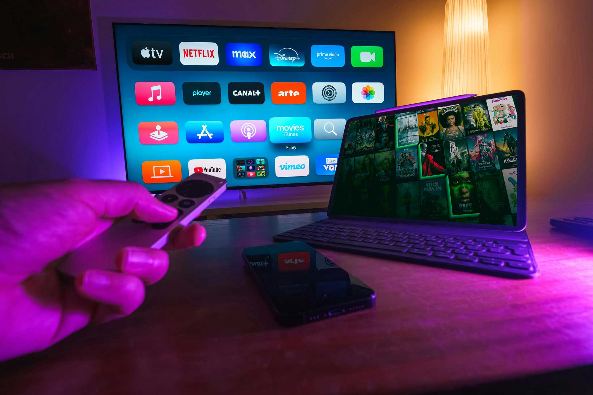 Smart TV vs Streaming Stick for IPTV: Which Is Easier? - iptvusaofficial.online